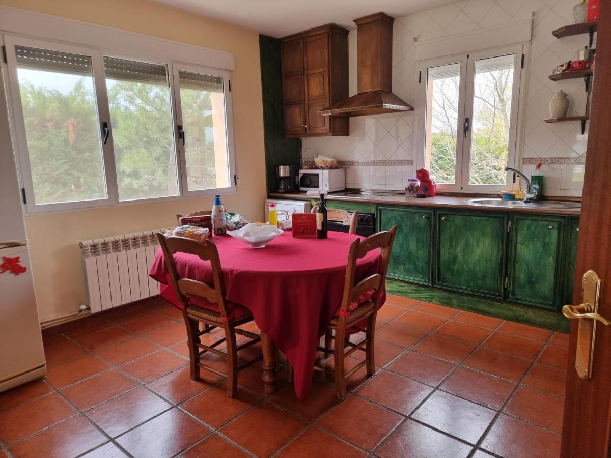 Villa Pancorbo Velayos Bagian luar foto