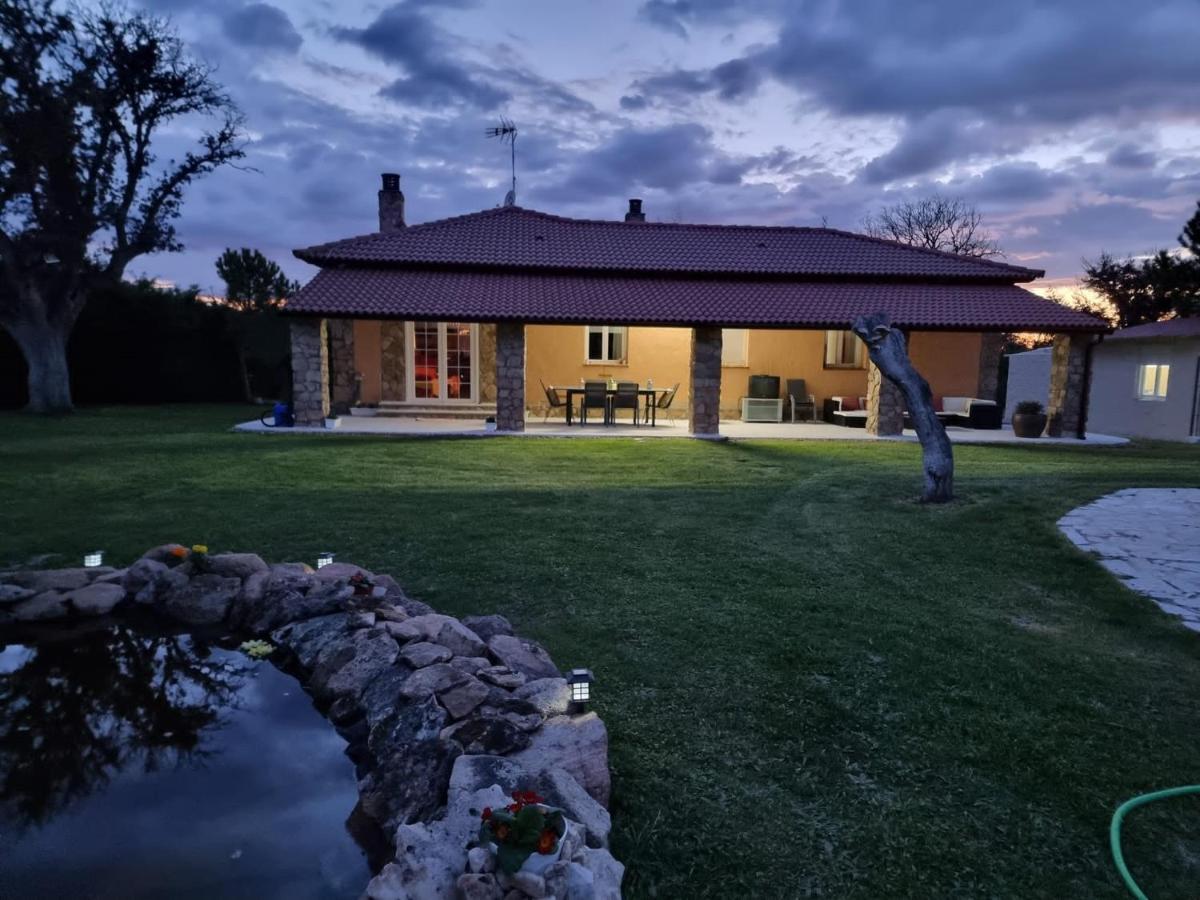 Villa Pancorbo Velayos Bagian luar foto