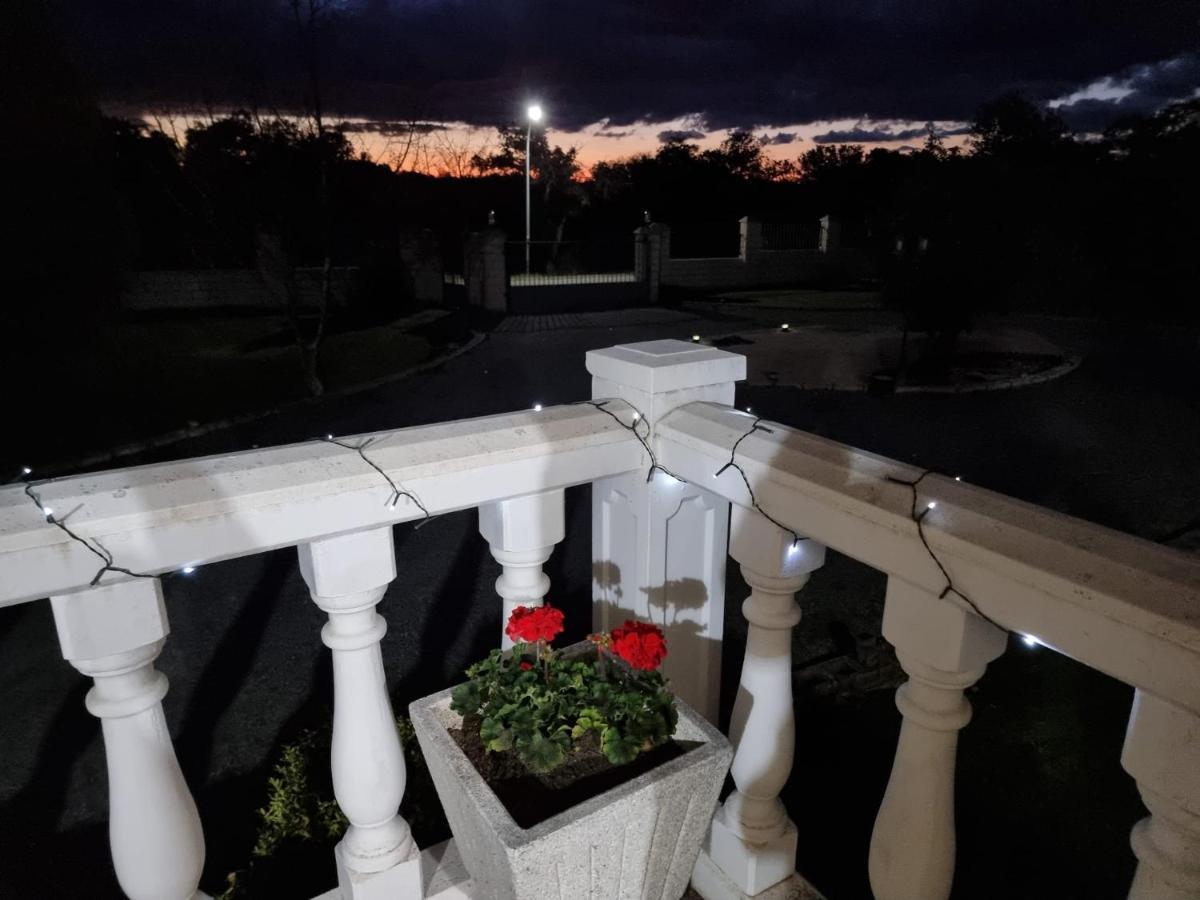 Villa Pancorbo Velayos Bagian luar foto