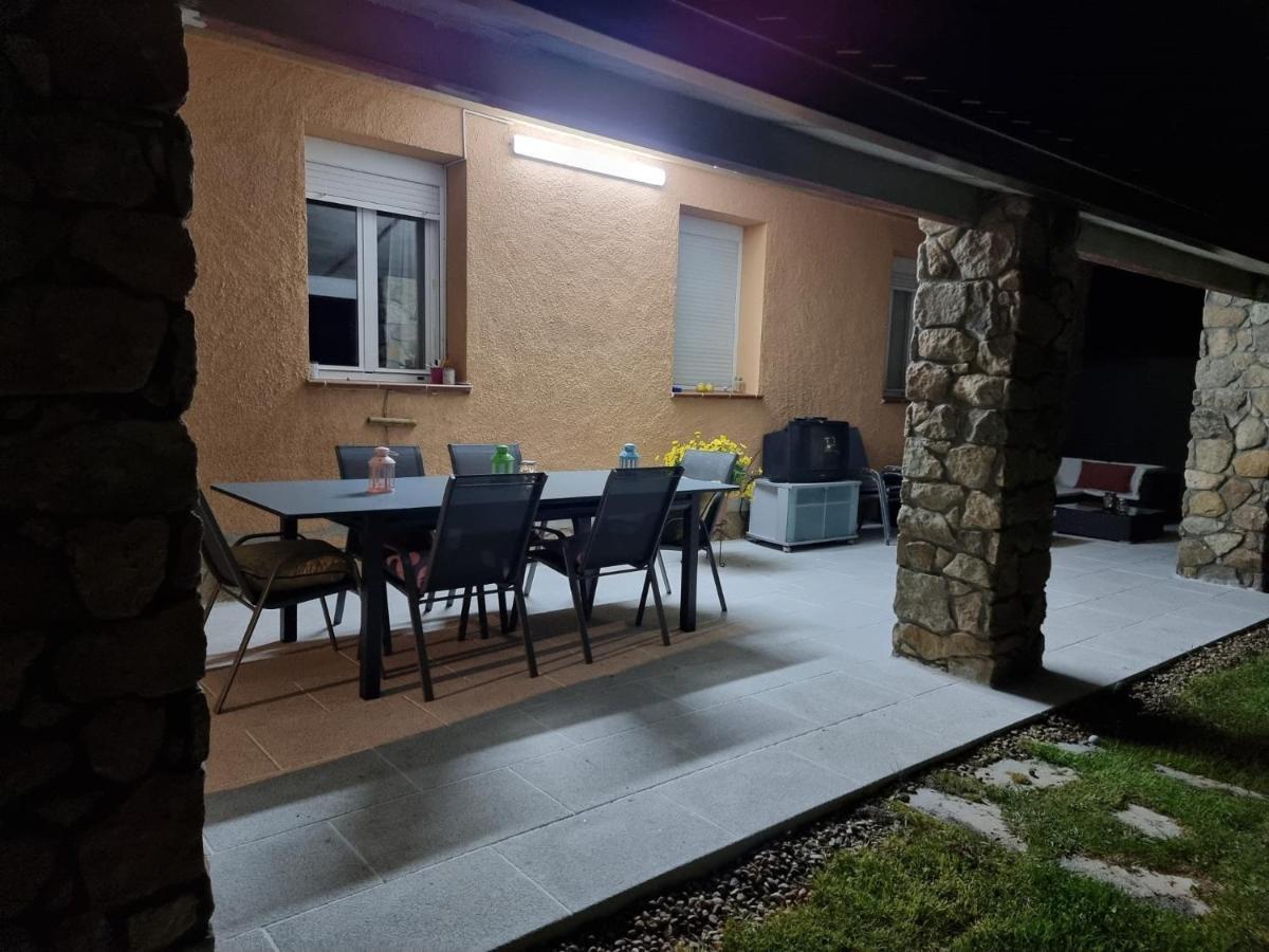 Villa Pancorbo Velayos Bagian luar foto